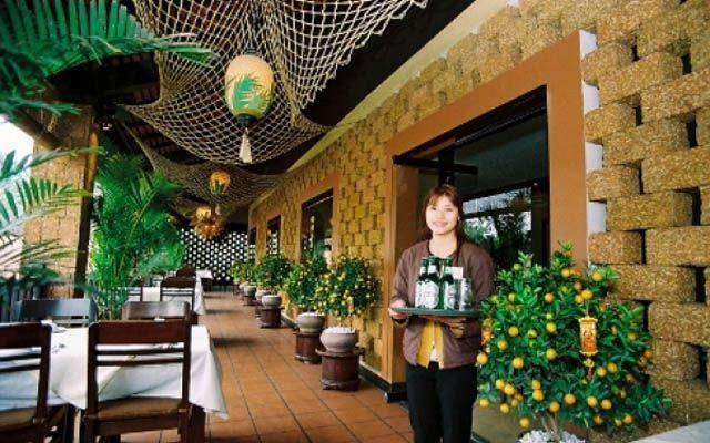 Nhà hàng ẩm thực Nghi Tàm - Không gian thiết kế nhà Việt cổ ấm cúng cho bữa tiệc tất niên công ty: