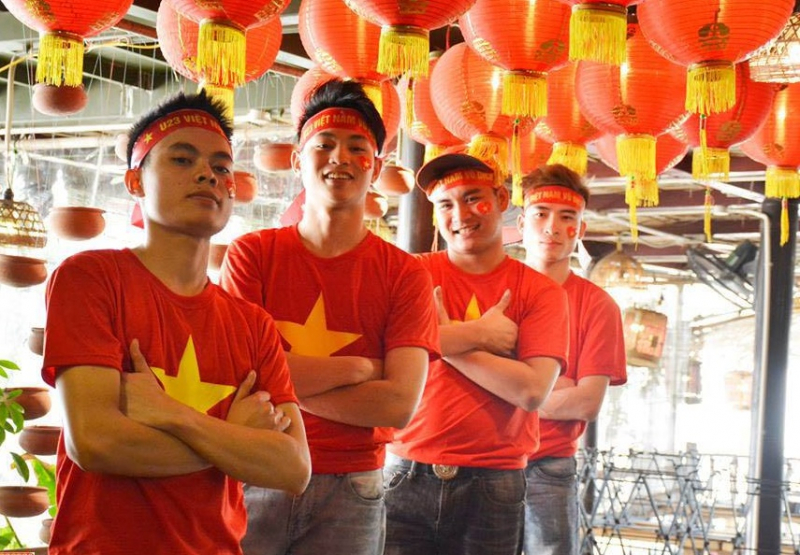 Nhà hàng Pao quán thường xuyên tổ chức những buổi xem bóng đá tại nhà hàng khi đội tuyển quốc gia Việt Nam thi đấu