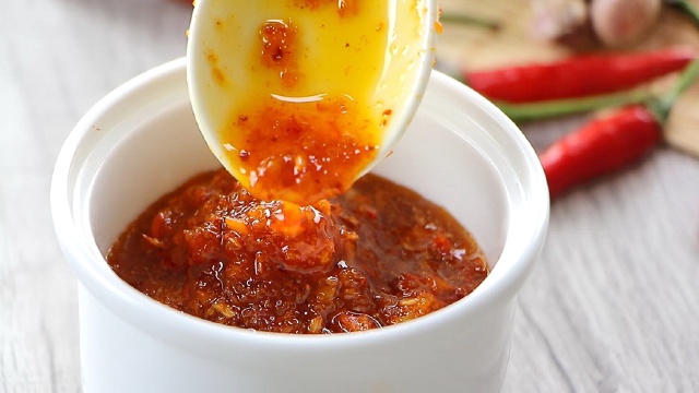 Tổng hợp 5 cách làm ớt sa tế chay – mặn màu đẹp, vị cay bùng cháy
